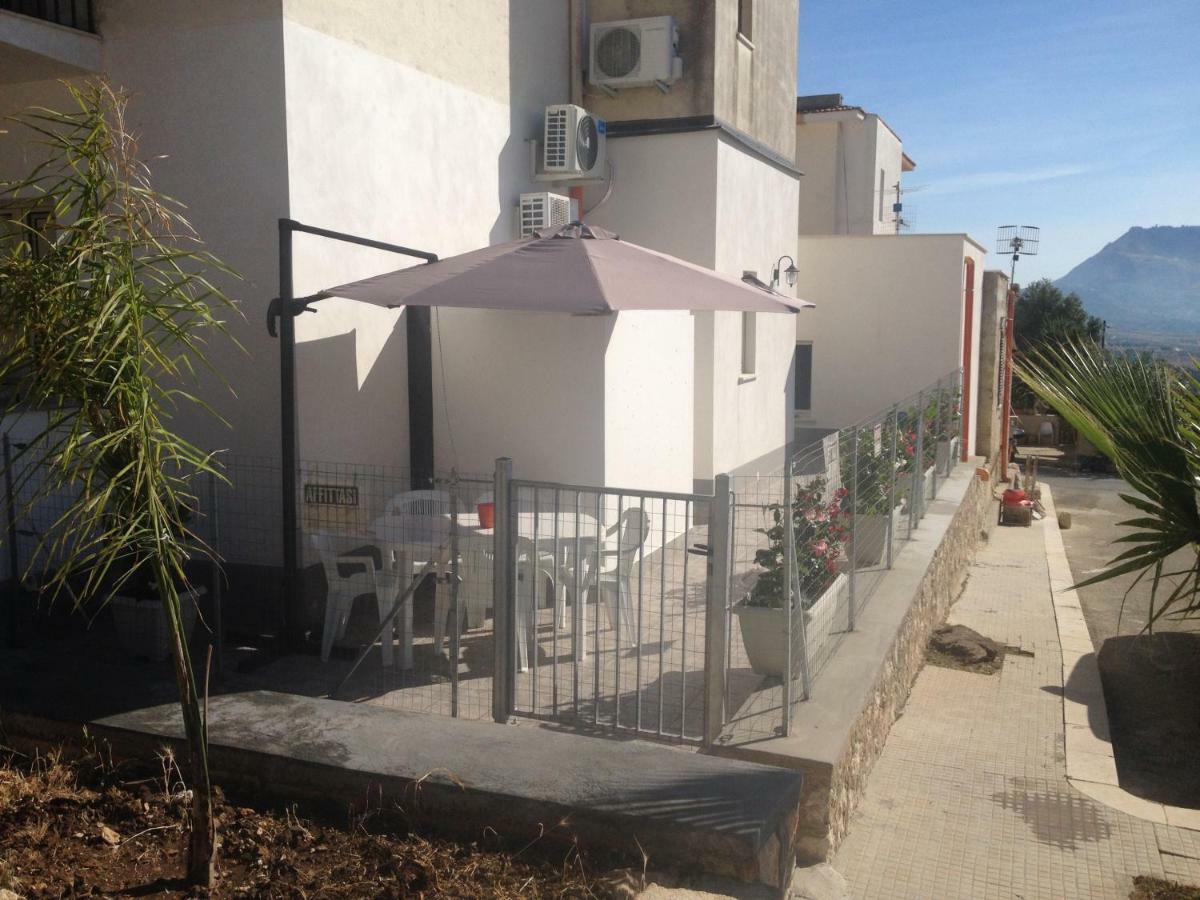 Casa Vacanza Nonna Sarina Custonaci Exterior photo